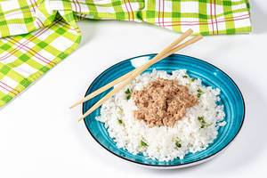 Boiled rice with tuna and micro-greens (Flip 2019)