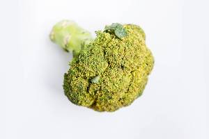Broccolli auf weißem Hintergrund