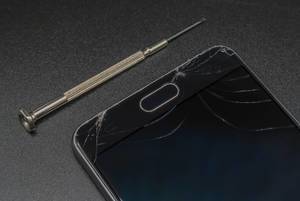 Broken screen on an irreparable smartphone