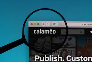 Calameo logo under magnifying glass