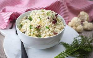 Cauliflower Rice with Cramberries and fresh herb