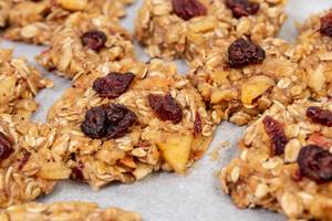 Cereal and Apple cookies with Raisins (Flip 2019)