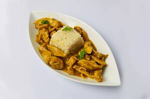 Chicken in curry sauce with rice