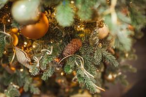 Christmas Pine With Golen Balls And Lights (Flip 2019)