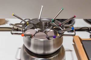 Clatronic Fondue Set for 8 people with colored forks
