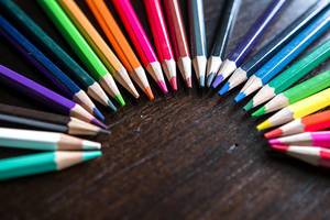 Color pencils forming a semicircle