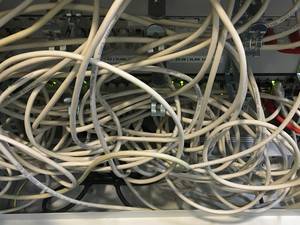 Computer problems: Cable spaghetti syndrom