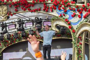 Conro creates party atmosphere at the Rose Garden stage at the first day of Tomorrowland festival