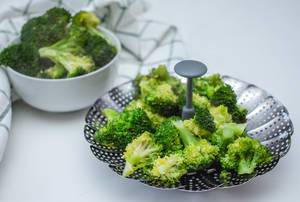 Cooked Steamed broccoli