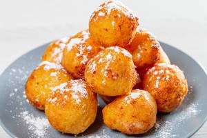 Cottage cheese sweet balls deep fried (Flip 2019)