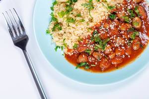 Couscous with beans in tomato sauce and herbs (Flip 2019)