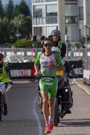 Dane and professional athlete Daniel Bækkegård participates for Austria in the Ironman 70.3 in Lahti, Finland and runs the last marathon stage.