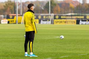 Das Training von Dortmund nach dem Topspiel gegen Bayern mit jungen Talenten