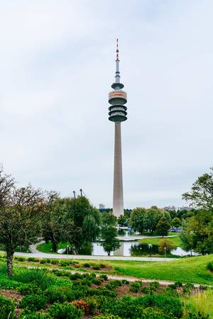 Der Olympiaturm in Olympiapark in München