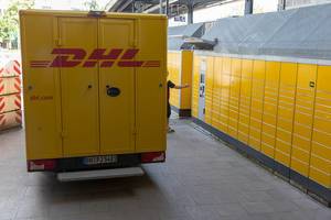DHL van and packstation