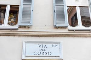 Die berühmte Via del Corso in Rom - zwischen Piazza del Popolo und Piazza Venezia