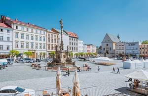 Die historische Sehenswürdigkeit "Mariensäule auf dem kleinen Hauptplatz in Olmütz, Tschechien