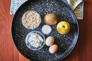 Dietary food ingredients - Curd, oatmeal, kiwi, apple, kefir (Flip 2020)
