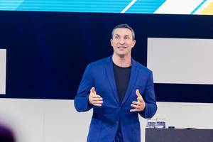 Dr. Wladimir Klitschko als Persönlichkeit und Investor über Leadership auf der Digital X in Köln