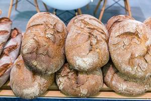 Dunkles Brot aus 100% Dinkel von Harry Bäcker