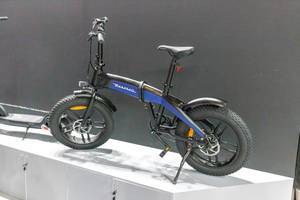 E-Bike: Elektrofahrrad und Rennrad von Maserati