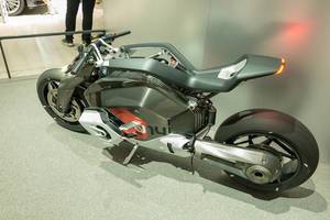 E-BMW Vision DC Roadster E-Motorrad mit Elektroantrieb und freiliegender Kardanwelle