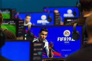 EA FIFA19 mit Ronaldo als Cover