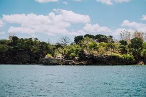 Eine kleine Tauchklippe in einem privaten Resort in Guimaras, der philippinischen Inselgruppe der Visayas