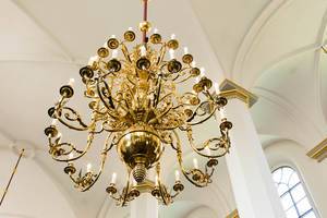 Elegant golden chandelier lamps (Flip 2019)