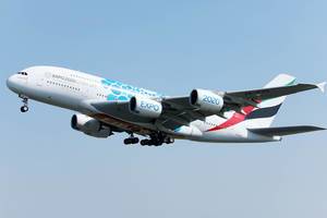Emirates Airline Airbus A380-EXPO2020 in der Luft