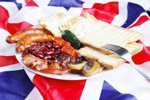 Englisches, traditionelles Gericht auf der Nationalflagge von Großbrittannien