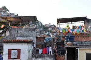 Favela in der Nähe zum Maracana-Stadion in Rio de Janeiro