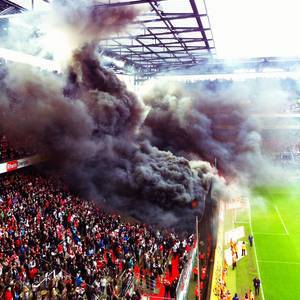 FC Köln: Wilde Horde randaliert nach Abstieg am 5.5.12