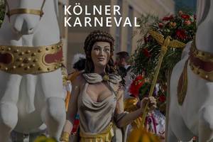 Festwagen mit weißen Pferden und einer Frauenstatue beim Rosenmontagszug, mit dem Bildtitel "Kölner Karneval"