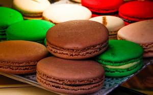 Französisches Macaron in verschiedenen Farben