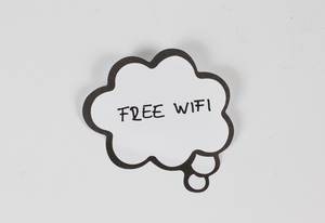 Free WiFi geschrieben auf einer Denkblase