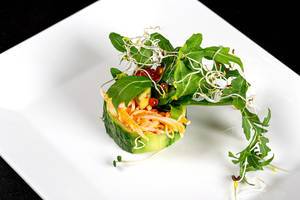 Fresh-roll with snow crab, greens and red caviar
