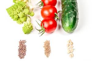 Fresh vegetables and their seeds on a white background (Flip 2020)