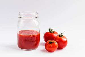 Frisch gepresster Tomatensaft