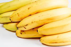 Frische, gereifte Bananen in der Nahaufnahme