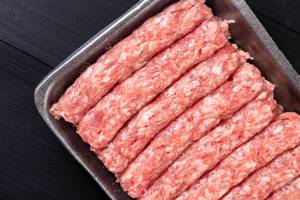 Frische Markt-rohe Hackfleisch-Kebabs