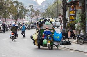 Garbage motocycle in Sapa Vietnam  (Flip 2019)