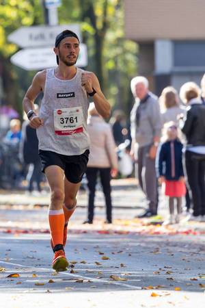 Gillen Philippe giving it his all - Cologne Marathon 2017