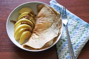 Gluten free pancakes with curd and apple slices.jpg