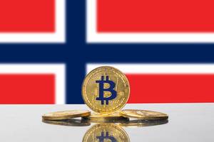 Golden Bitcoin and flag of Norway