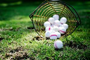 Golf basket with golf balls