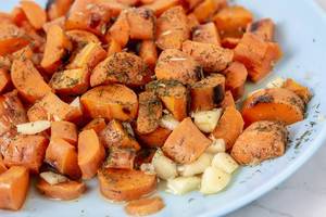 Grilled Carrots sliced with Garlic and served (Flip 2019)
