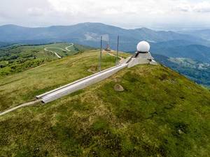 Großer Belchen der höchste Berg der Vogesen mit Radarstation und Gebirgsjäger-Ehrenmal