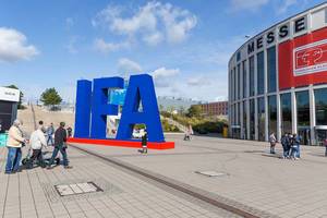 Großes IFA Logo zur Industriemesse am Messedamm in Berlin - Westend