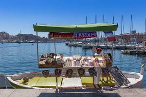 Händler auf Boot in Marseille
